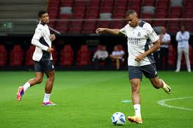 3次射门足 3次射门足